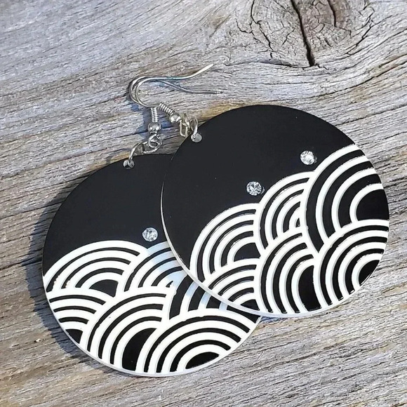 Vintage Y2K White Black Lucite Austrian Crystal Abstract Big Waves Earrings - Picture 5 of 9